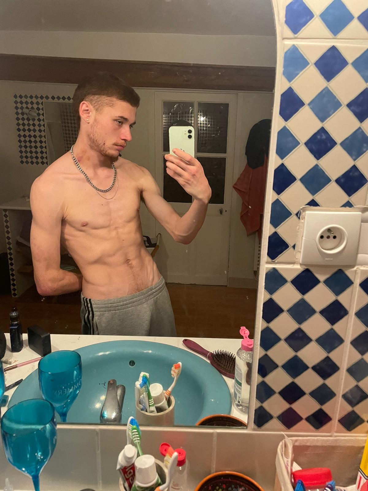 Profil de Stevan, 28 ans, Plan Cul à Dhar Lkhadem