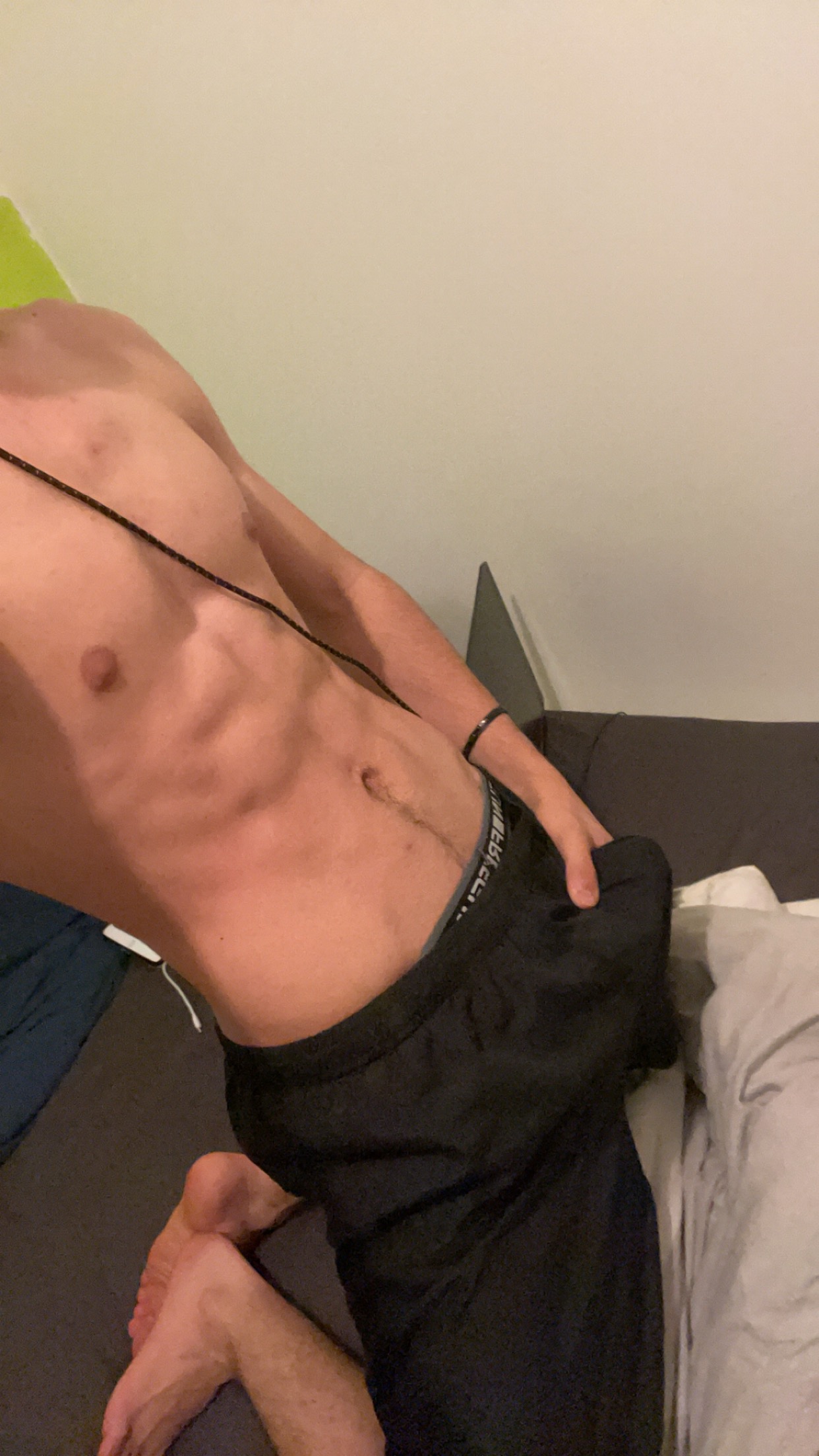 Profil de Atef, 20 ans, Plan Cul à Lhasya